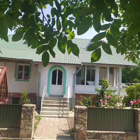 Лісова Пісня Апартаменти Husyatyn Exterior foto